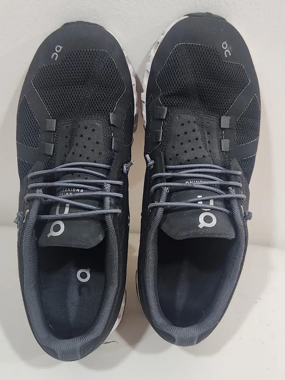 On Running Running Cloud Mens Running Shoes - Black - Picture 2 of 6